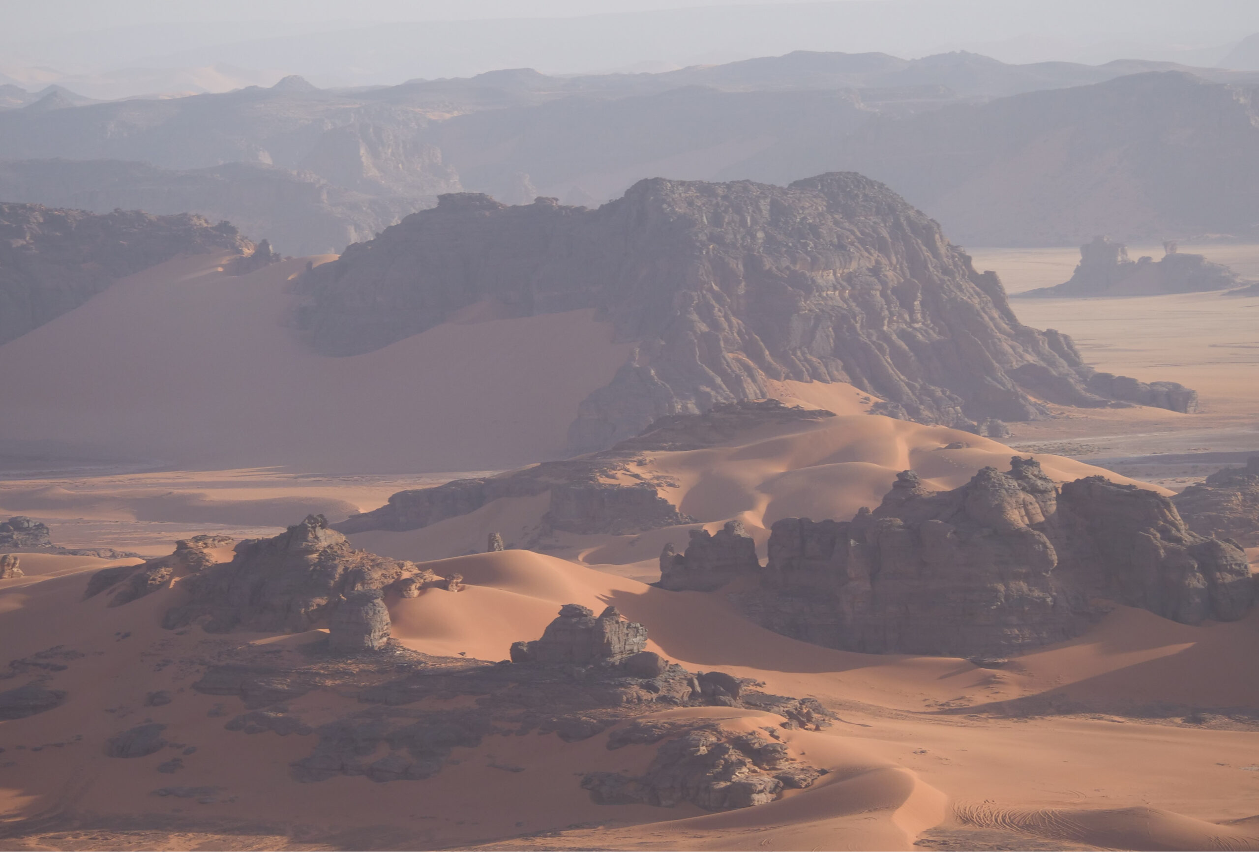 massif rocheux tadrart rouge algérie