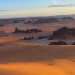 paysage avec dunes tim merzourga tadrart rouge sahara algérie